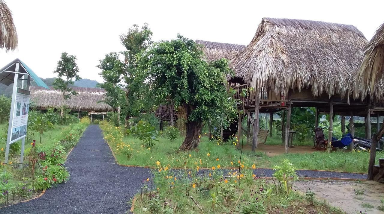 Sunny Field Eco Stilt House Villa Cát Tiên Eksteriør billede