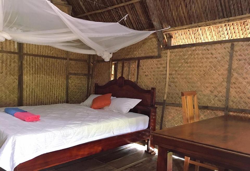 Sunny Field Eco Stilt House Villa Cát Tiên Eksteriør billede