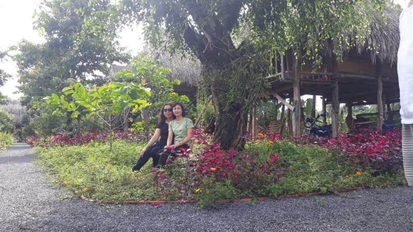 Sunny Field Eco Stilt House Villa Cát Tiên Eksteriør billede
